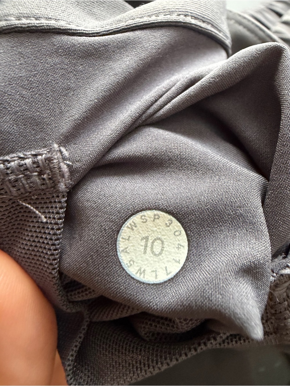 Lululemon On The Fly Pant in grey size 10 - Picture 4 of 13